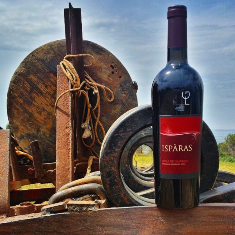 Vino Rosso Ispàras Cannonau di Sardegna Cantina Lecis Soleminis